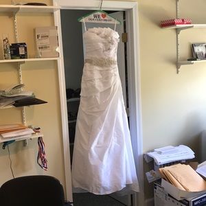 Bonny white wedding dress